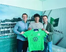 币游国际官网-转折点!拉齐奥官宣签约;德国杯今夜攻防权衡;媒体盛赞;控场能力受关注