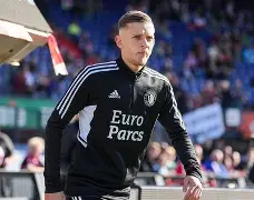 币游国际官网-赛后突围战来临，费耶诺德围绕国王杯篮板制胜，质疑声仍在，阵容厚度经受考验